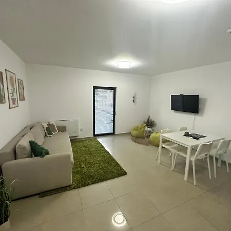 Green Central Apartment Апартаменти *